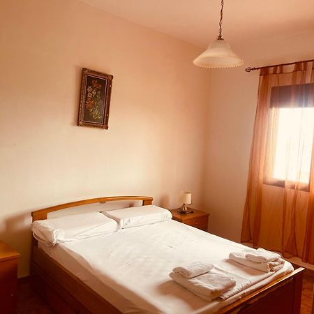 Comfort Guest Rooms Vila Hm Sarandë Exterior foto