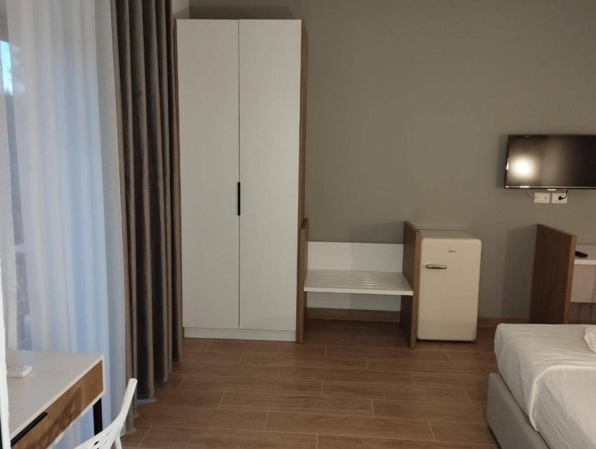 Comfort Guest Rooms Vila Hm Sarandë Exterior foto