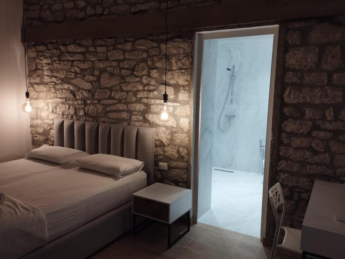 Comfort Guest Rooms Vila Hm Sarandë Exterior foto