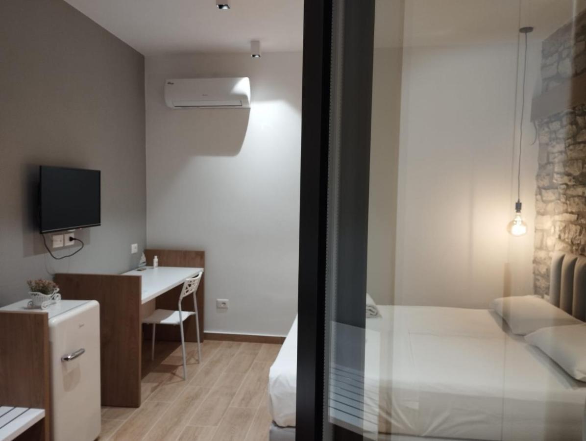 Comfort Guest Rooms Vila Hm Sarandë Exterior foto
