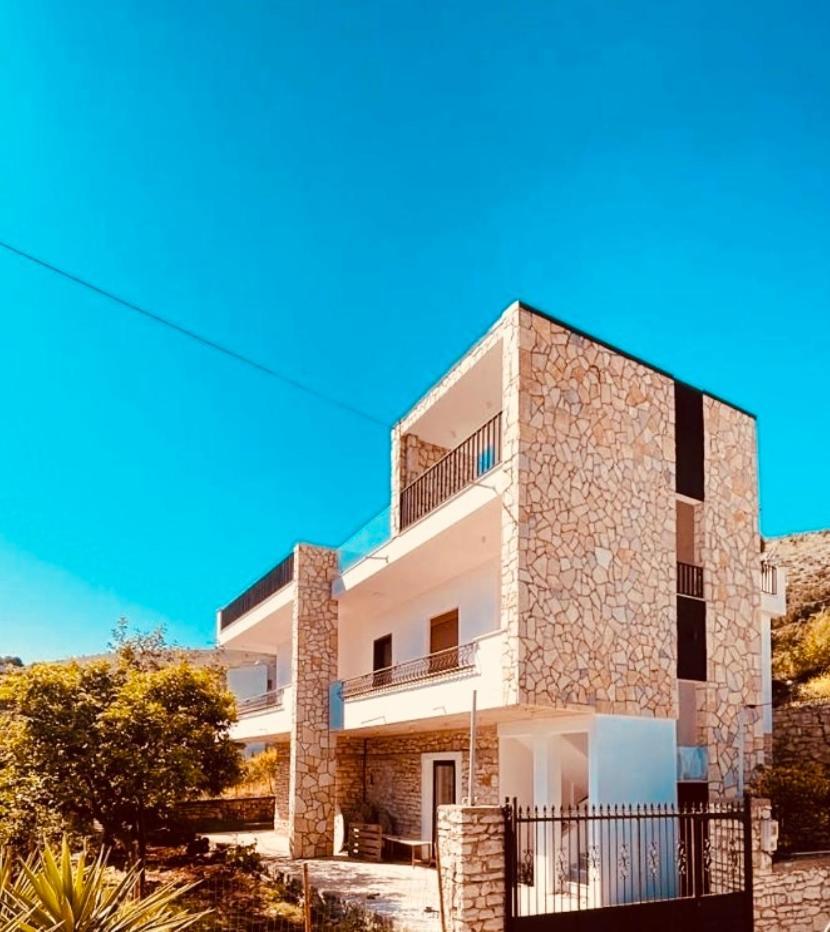 Comfort Guest Rooms Vila Hm Sarandë Exterior foto
