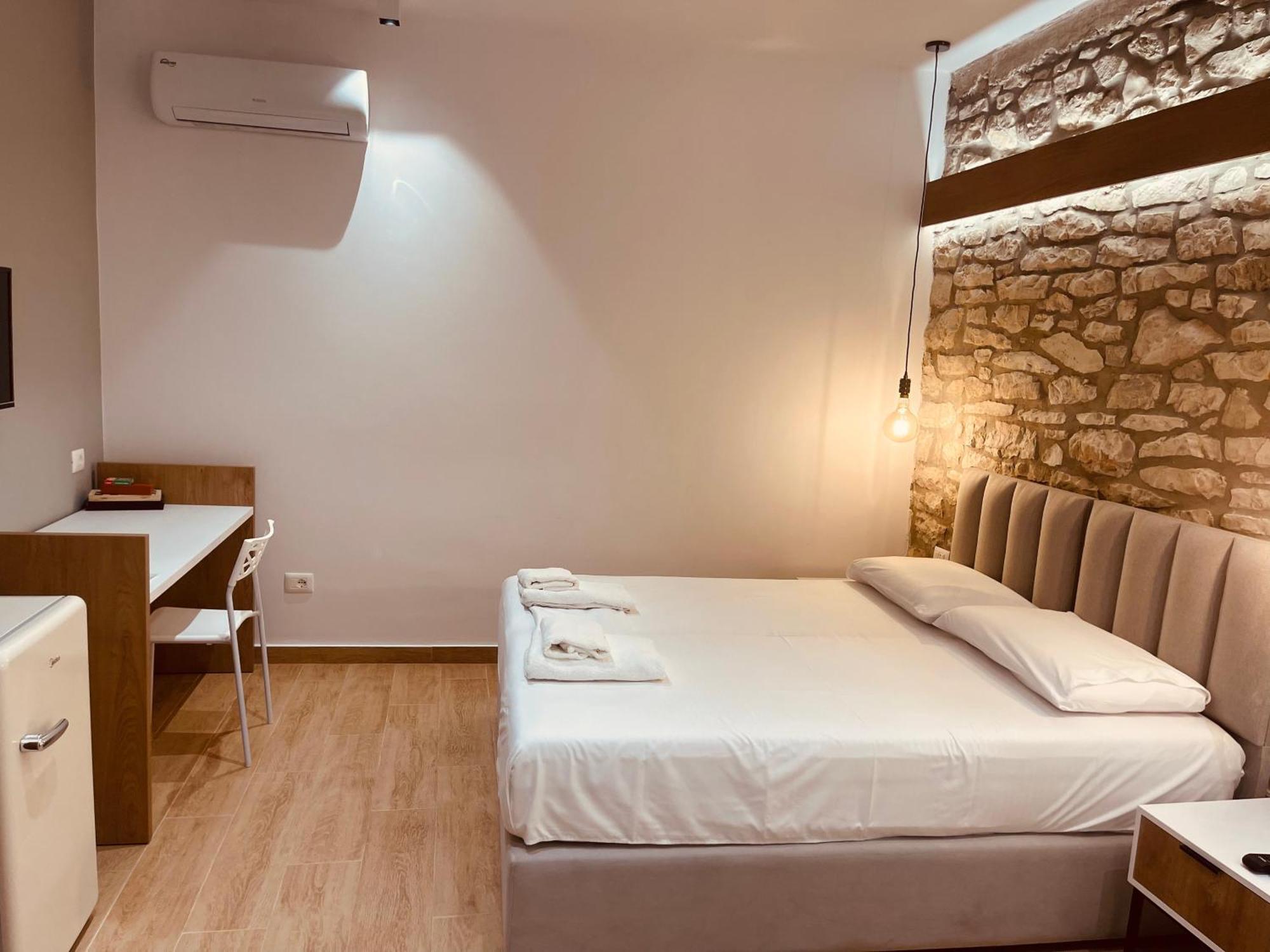 Comfort Guest Rooms Vila Hm Sarandë Exterior foto