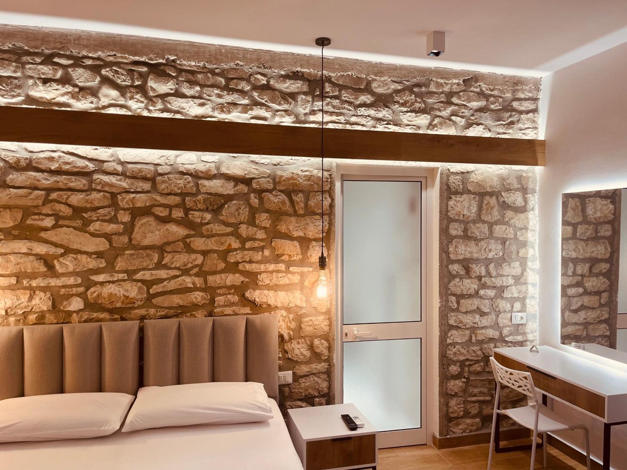 Comfort Guest Rooms Vila Hm Sarandë Exterior foto